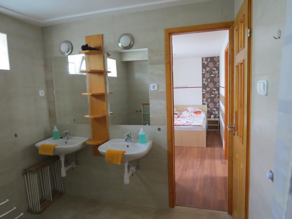 Aranyhal Apartman Sárvár Oda fotoğraf